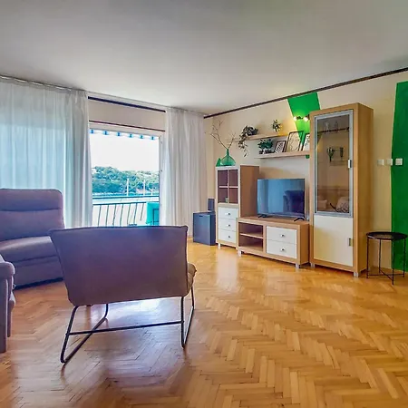 Marija-2 * Omišalj