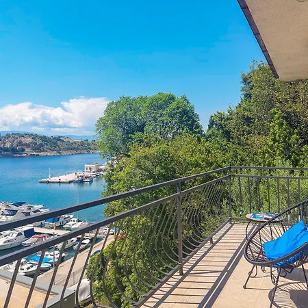 Daire Marija-2 Omišalj